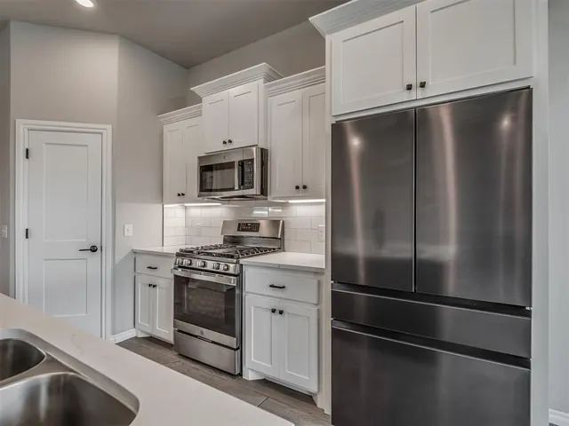 Photo 8 — 603 SW 6th Street, Jones, OK 73049
