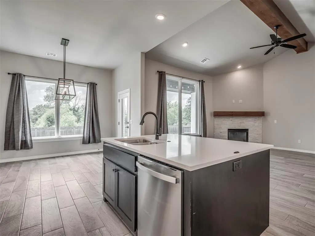Photo 9 — 603 SW 6th Street, Jones, OK 73049