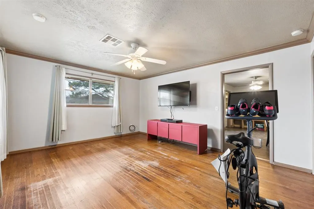Photo 6 — 2637 SW 56th Street, Oklahoma City, OK 73119