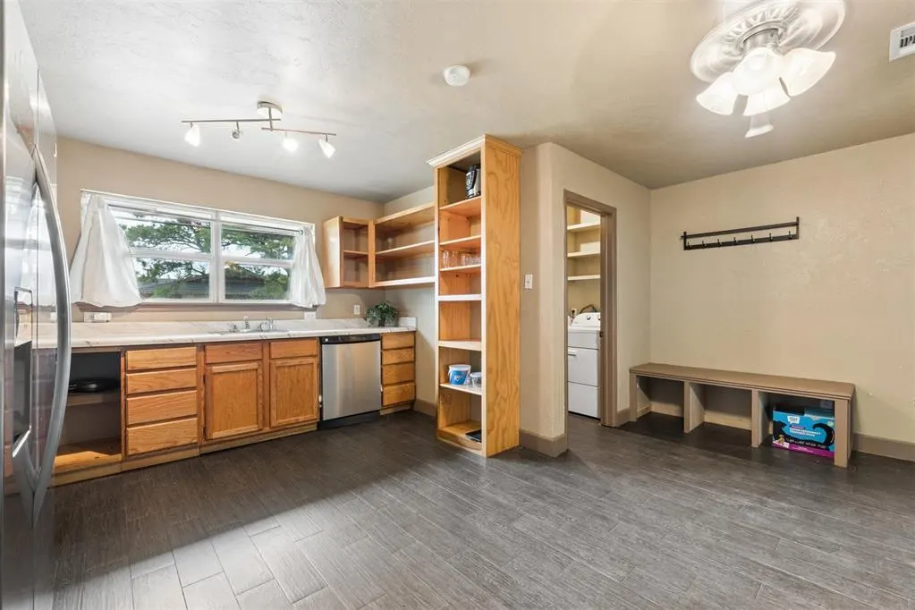 Photo 9 — 2637 SW 56th Street, Oklahoma City, OK 73119