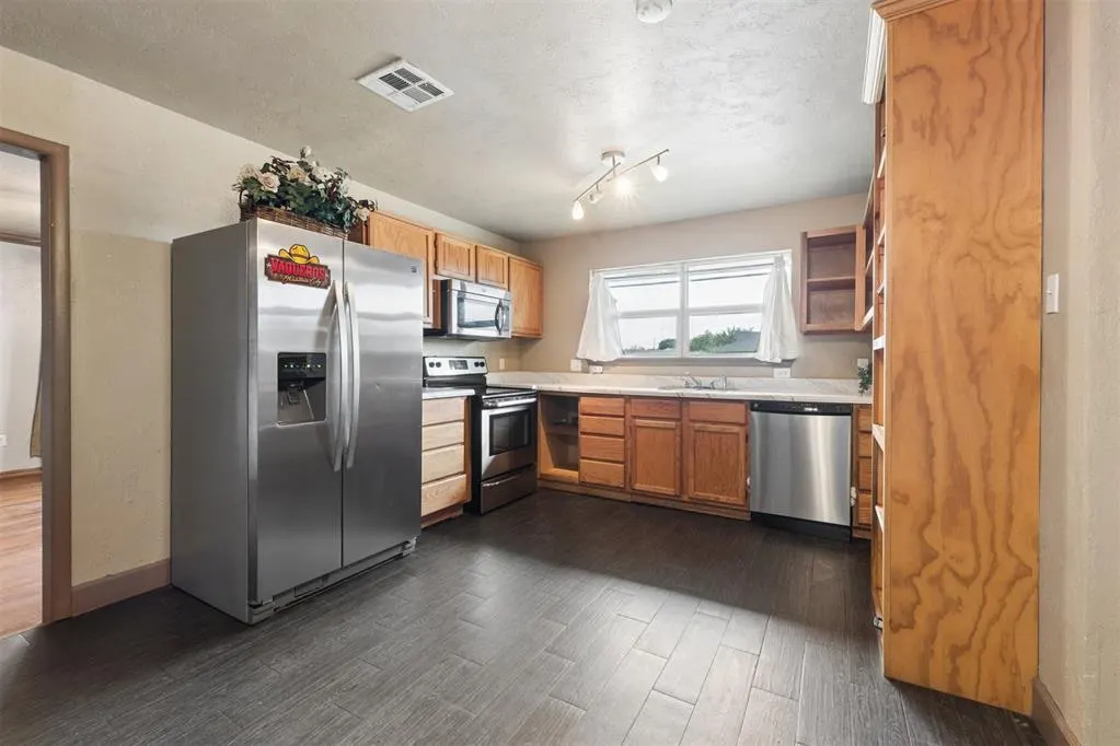 Photo 10 — 2637 SW 56th Street, Oklahoma City, OK 73119
