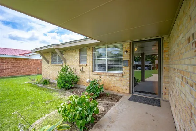 Front exterior — 620 Mark Drive, Oklahoma City, OK 73115