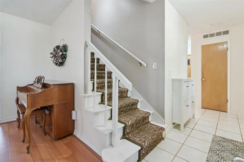 Photo 6 — 8008 NW 27th Street, Bethany, OK 73008