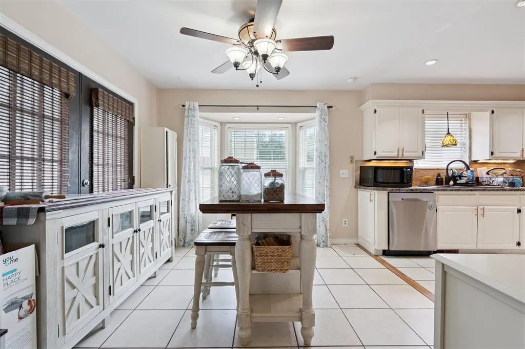 Photo 11 — 8008 NW 27th Street, Bethany, OK 73008