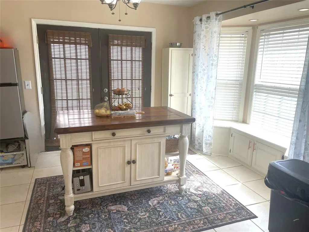 Photo 12 — 8008 NW 27th Street, Bethany, OK 73008