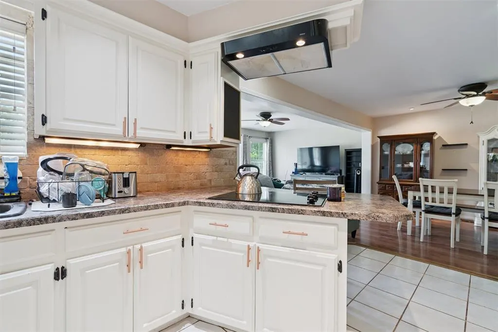 Photo 15 — 8008 NW 27th Street, Bethany, OK 73008