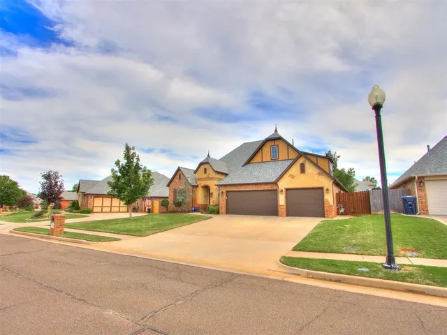 Photo 3 — 12609 Lapis Lane, Oklahoma City, OK 73170