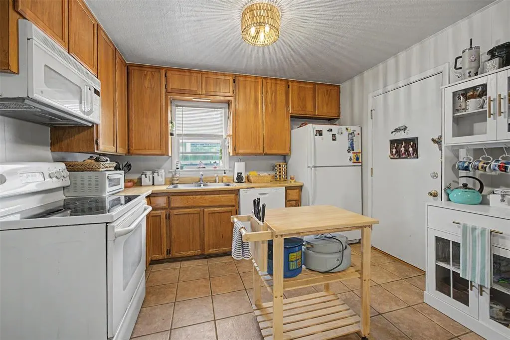Photo 8 — 4025 NW 31st Street, Oklahoma City, OK 73112