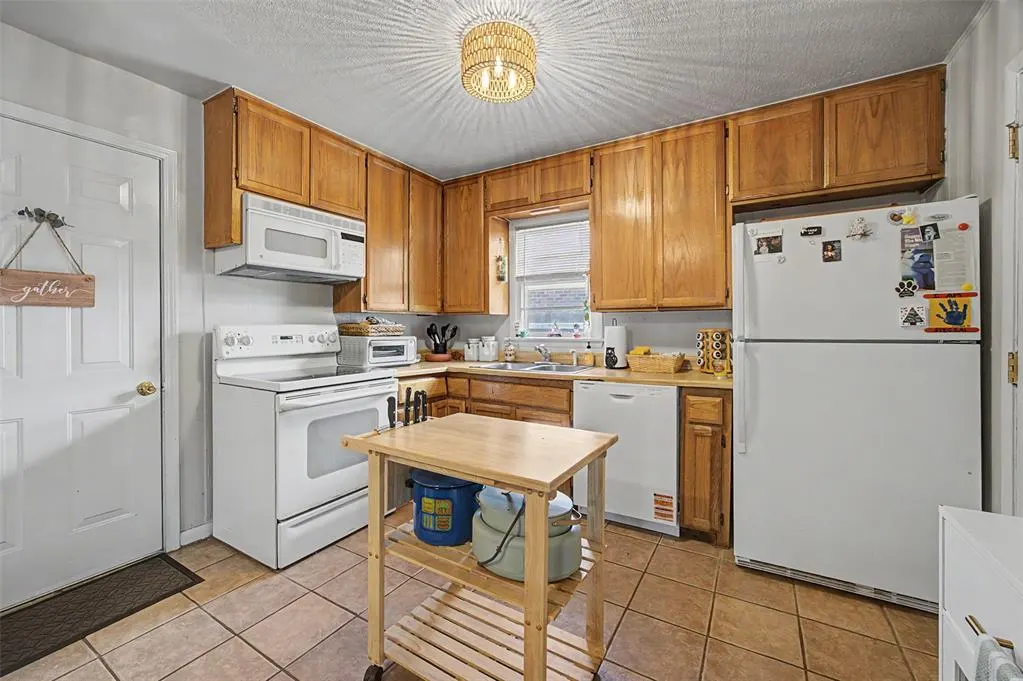 Photo 9 — 4025 NW 31st Street, Oklahoma City, OK 73112