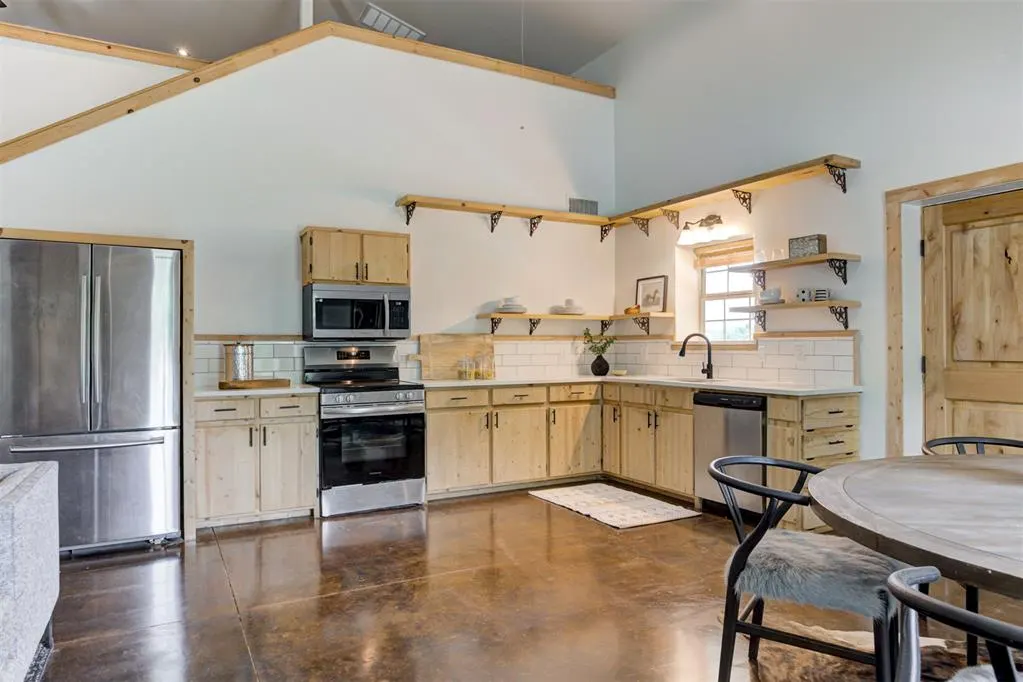 Photo 10 — 8745 E Prairie Grove Road, Guthrie, OK 73044