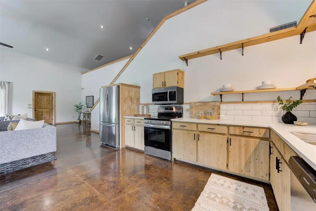 Photo 13 — 8745 E Prairie Grove Road, Guthrie, OK 73044