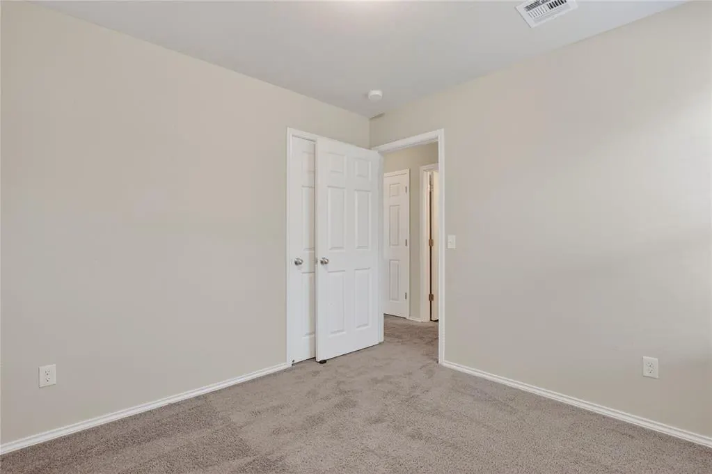 Photo 2 — 1924 Hannah Lane, Oklahoma City, OK 73127