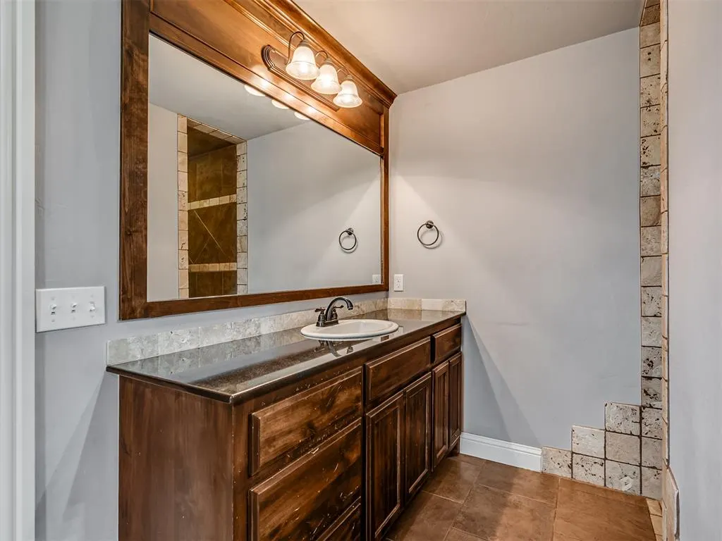 Photo 14 — 17401 Murcielago Court, Oklahoma City, OK 73170