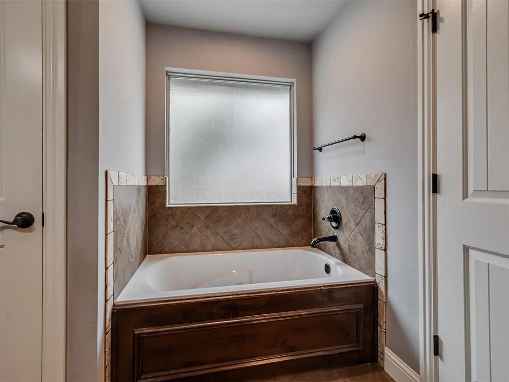 Photo 16 — 17401 Murcielago Court, Oklahoma City, OK 73170