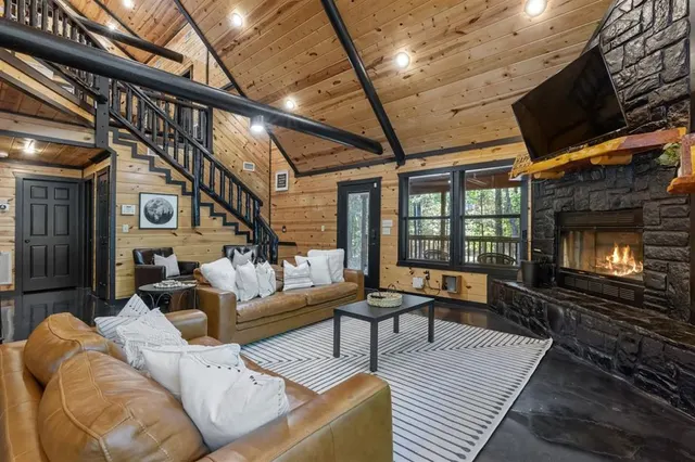Photo 2 — 169 Driftcast Road, Broken Bow, OK 74728