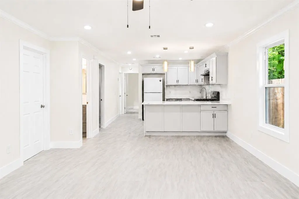 Photo 5 — 2912 NW 14th Street, Oklahoma City, OK 73107