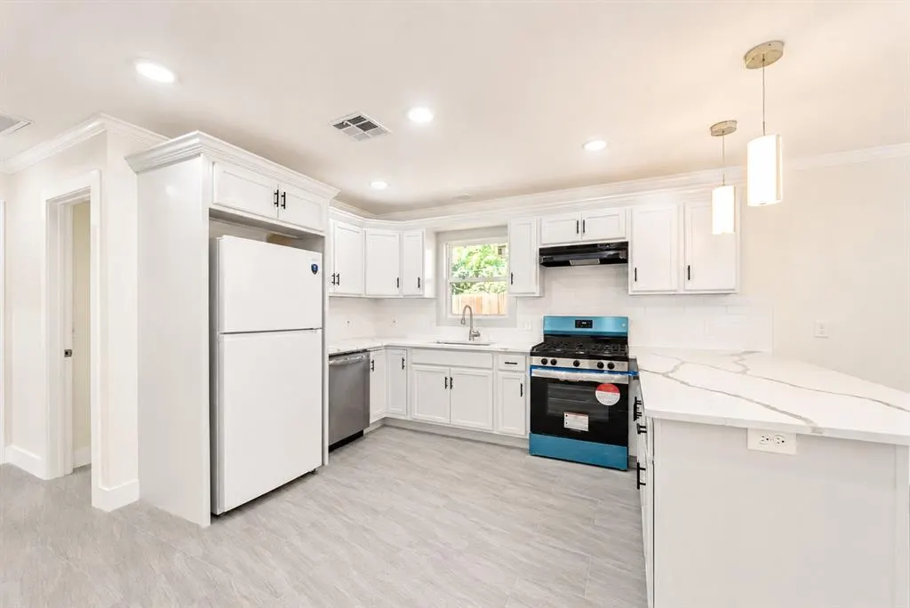 Photo 7 — 2912 NW 14th Street, Oklahoma City, OK 73107