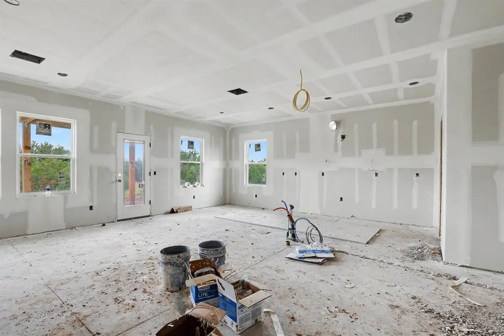 Photo 4 — 106 N Willow Grove Lane, Shawnee, OK 74804