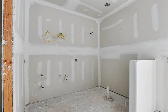 Photo 6 — 106 N Willow Grove Lane, Shawnee, OK 74804