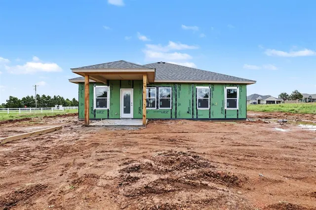 Photo 8 — 106 N Willow Grove Lane, Shawnee, OK 74804