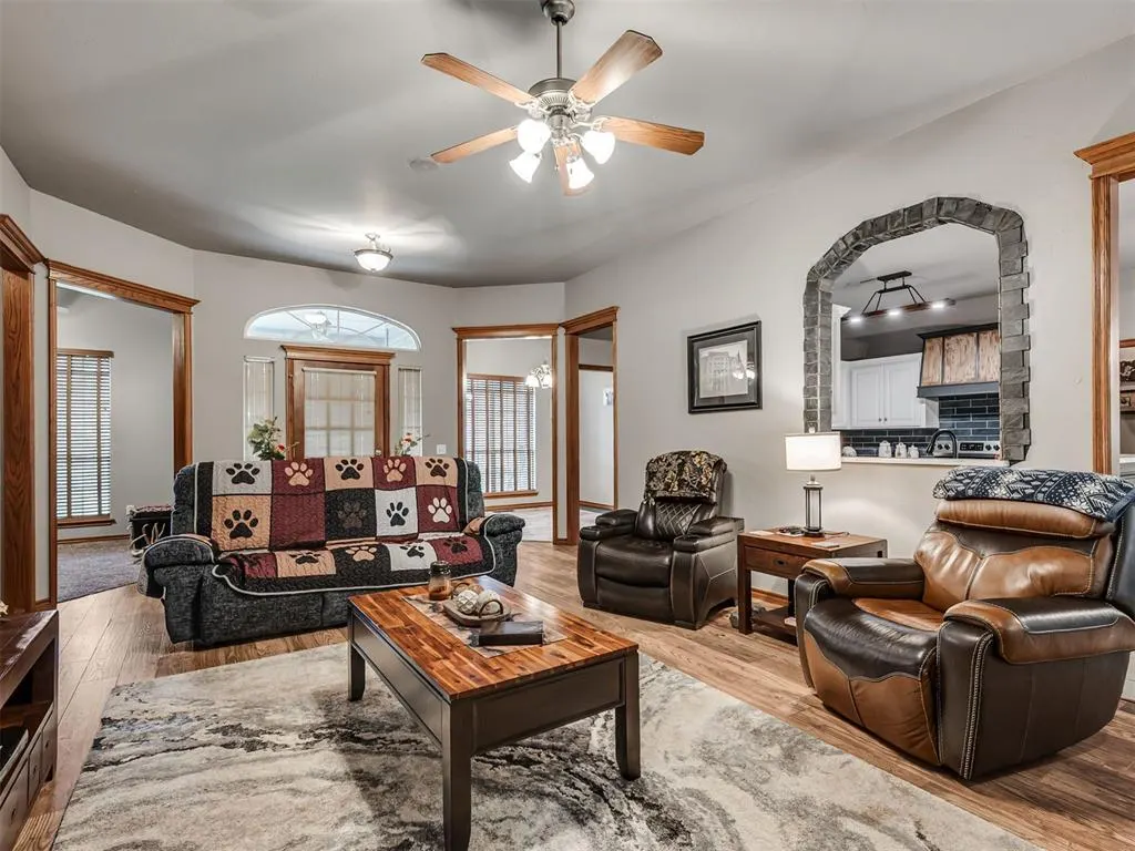 Photo 12 — 24201 E Waterloo Road, Luther, OK 73054