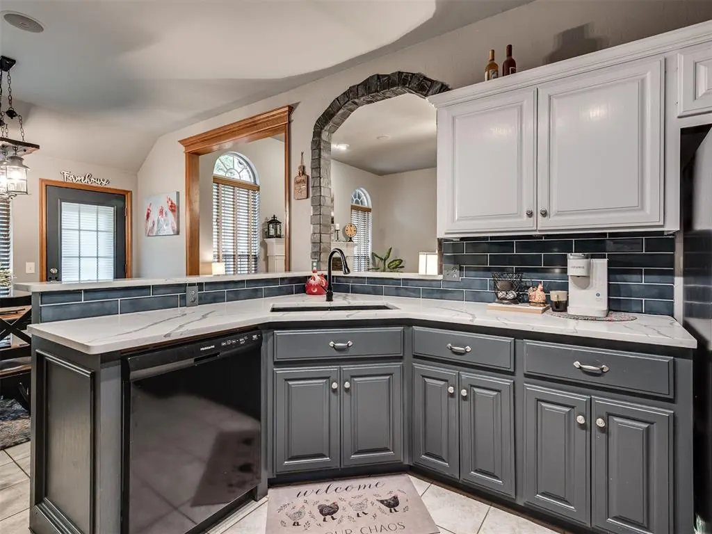 Photo 14 — 24201 E Waterloo Road, Luther, OK 73054