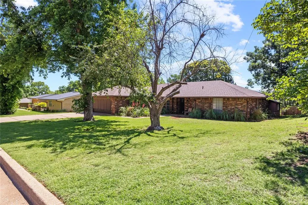 Photo 2 — 1212 N Illinois Street, Weatherford, OK 73096