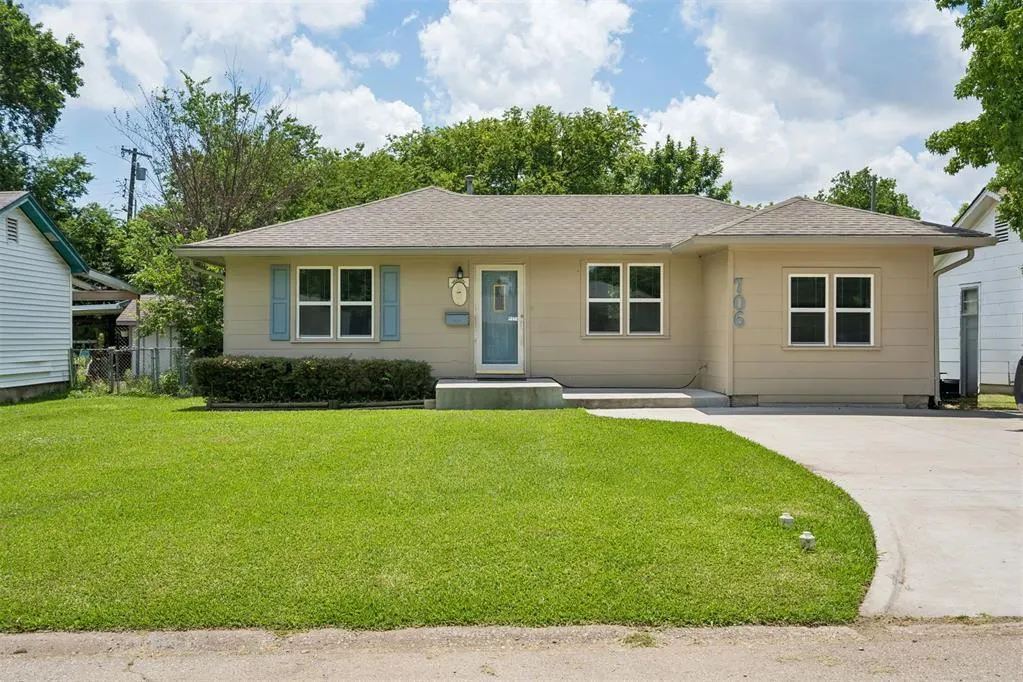 Front exterior — 706 Elizabeth Drive, Ardmore, OK 73401