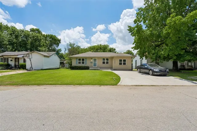 Photo 4 — 706 Elizabeth Drive, Ardmore, OK 73401