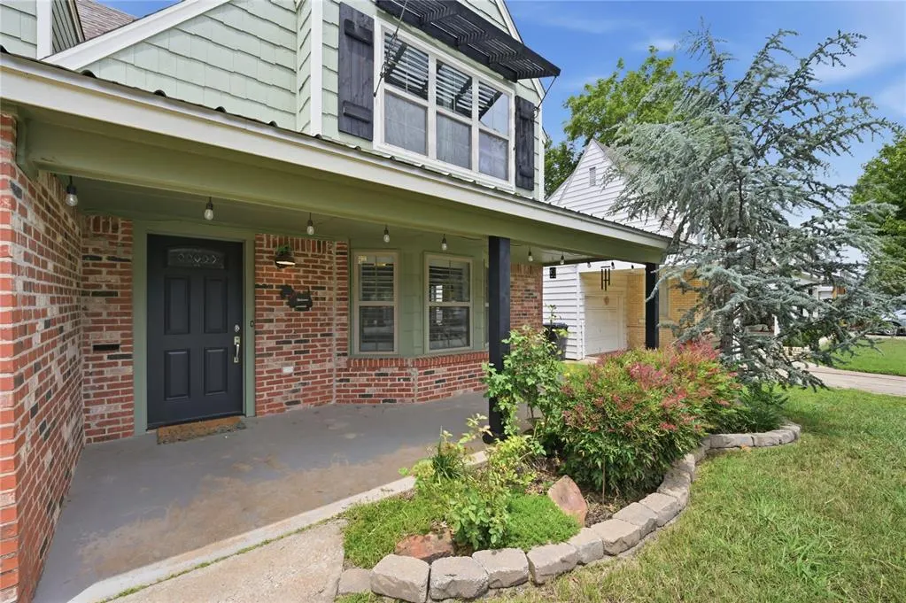 Photo 2 — 2425 NW 17th Street, Oklahoma City, OK 73107