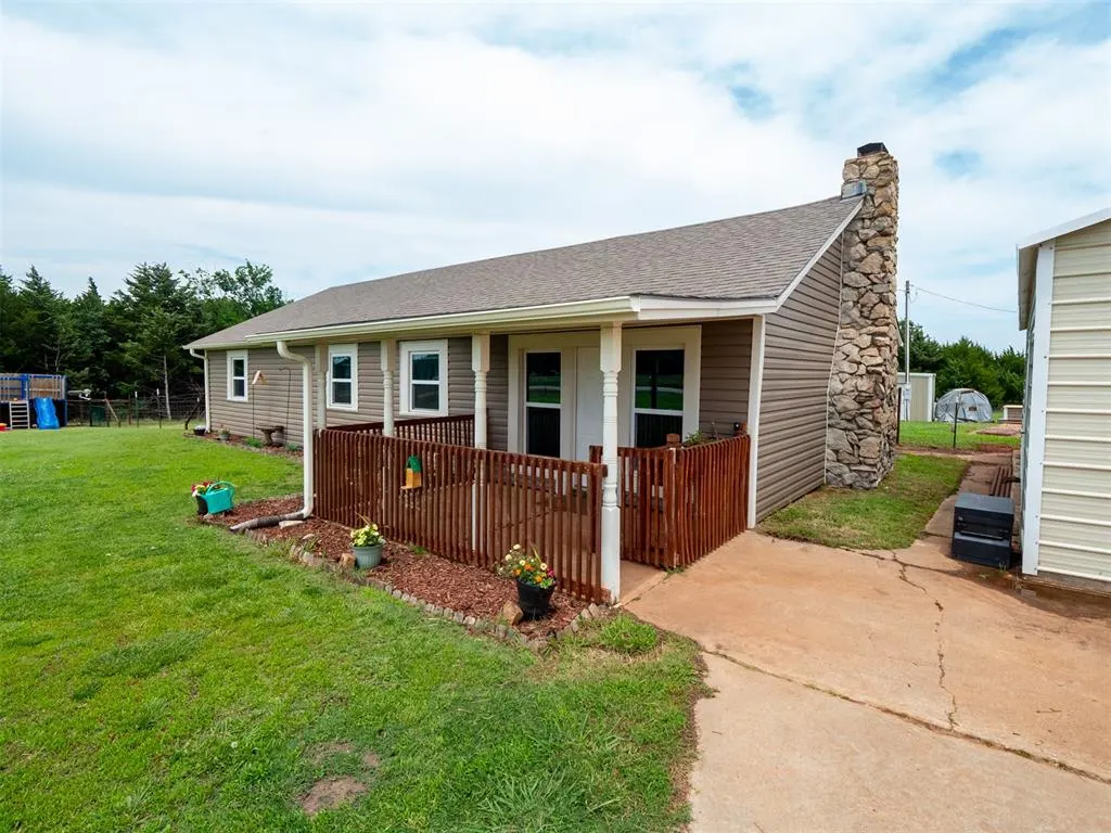 Front exterior — 990574 S Highway 177, Meeker, OK 74855
