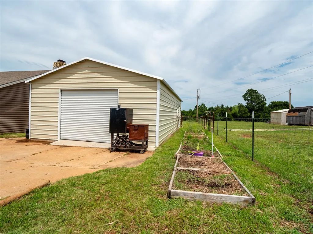 Photo 34 — 990574 S Highway 177, Meeker, OK 74855