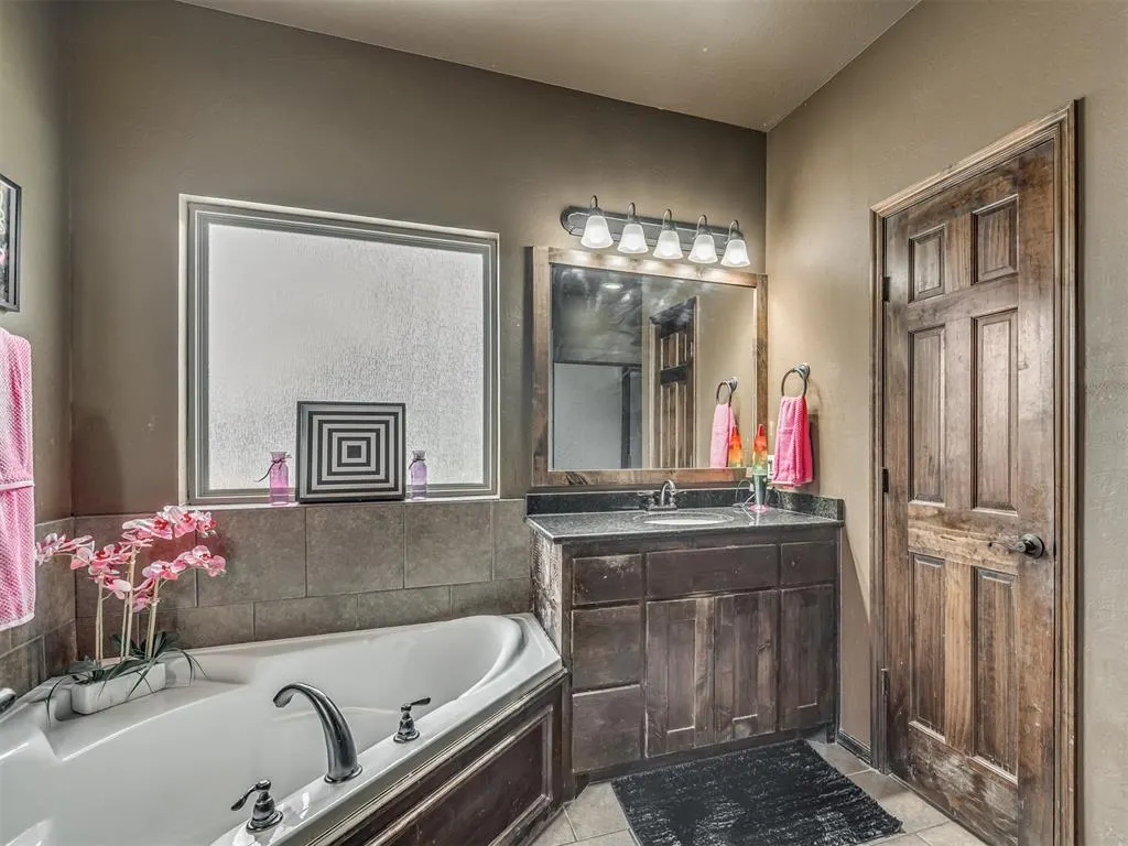 Photo 27 — 22422 Flying Hawk Trail, Luther, OK 73054