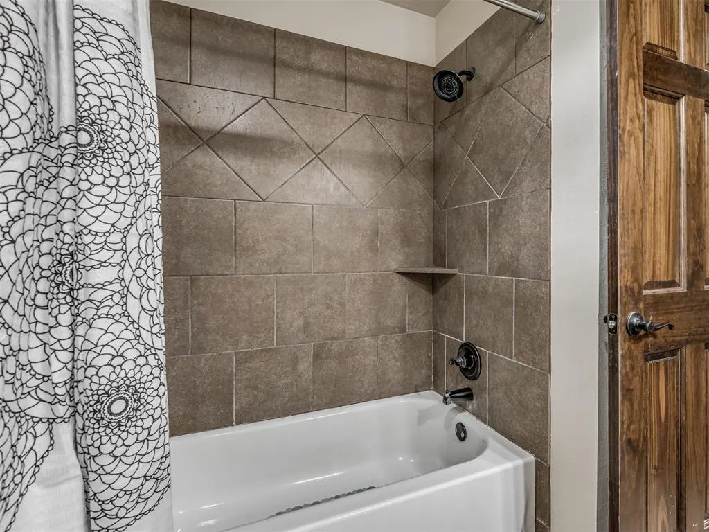 Photo 32 — 22422 Flying Hawk Trail, Luther, OK 73054
