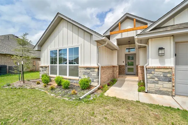 Photo 2 — 19804 Canning Court, Edmond, OK 73012