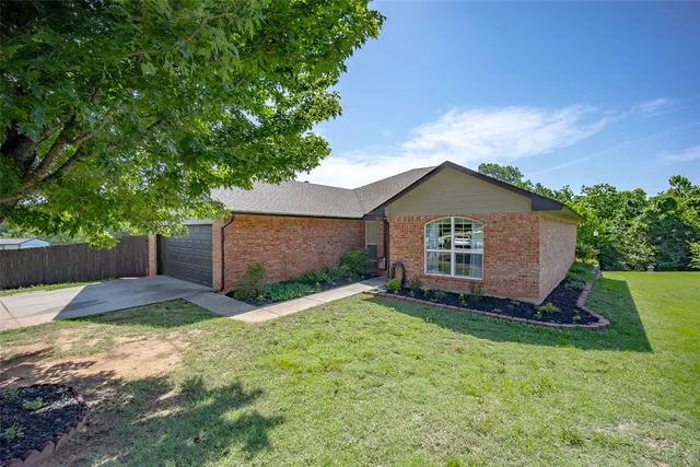 Front exterior — 2024 Lakeside Drive, Midwest City, OK 73130