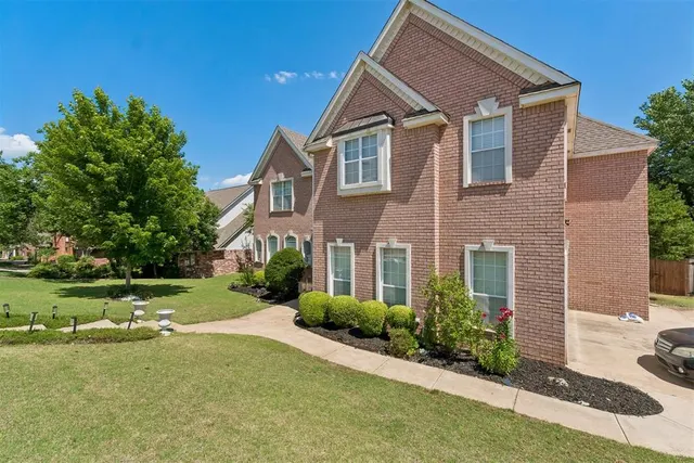 Photo 3 — 2600 Grand National Drive, Edmond, OK 73034
