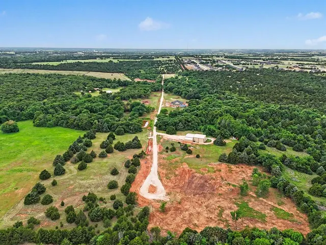Photo 5 — 7427 Redbud Trail, Guthrie, OK 73044