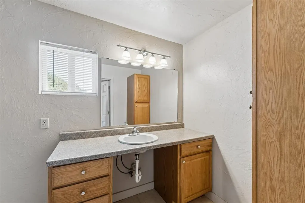 Photo 21 — 829 E Frank Street, Norman, OK 73071