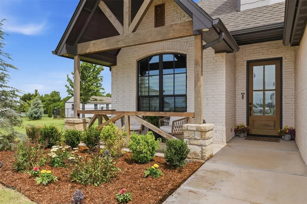 Photo 5 — 14170 Fox Lair Lane, Edmond, OK 73025