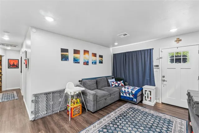 Photo 5 — 631 SW 3rd Street, Moore, OK 73160