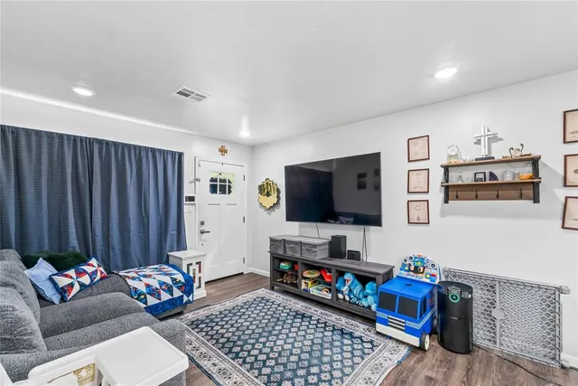 Photo 6 — 631 SW 3rd Street, Moore, OK 73160