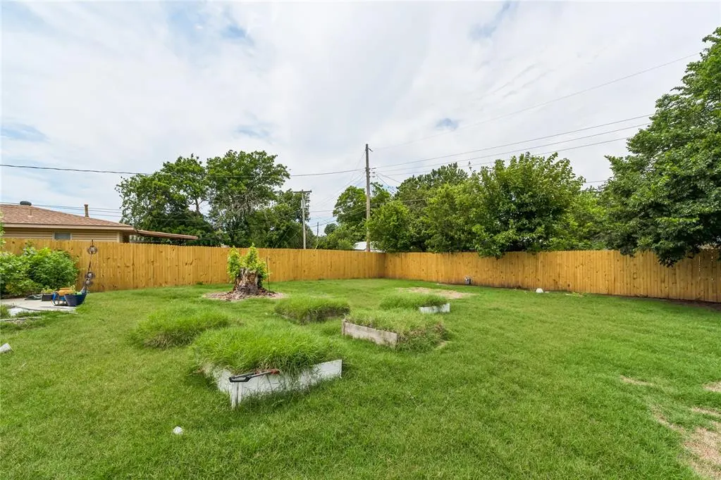 Photo 28 — 631 SW 3rd Street, Moore, OK 73160