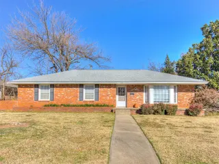 Sold home at 2601 Chaucer Drive