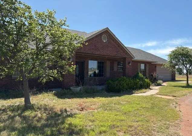 Front exterior — 10748 N 1990 Road, Elk City, OK 73644