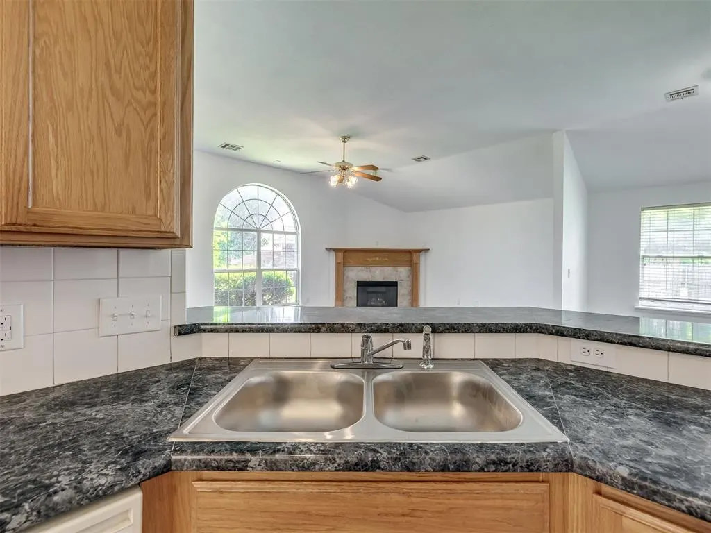 Photo 14 — 1600 Hazelwood Drive, Norman, OK 73071