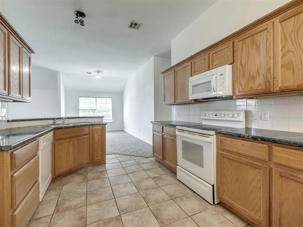 Photo 17 — 1600 Hazelwood Drive, Norman, OK 73071