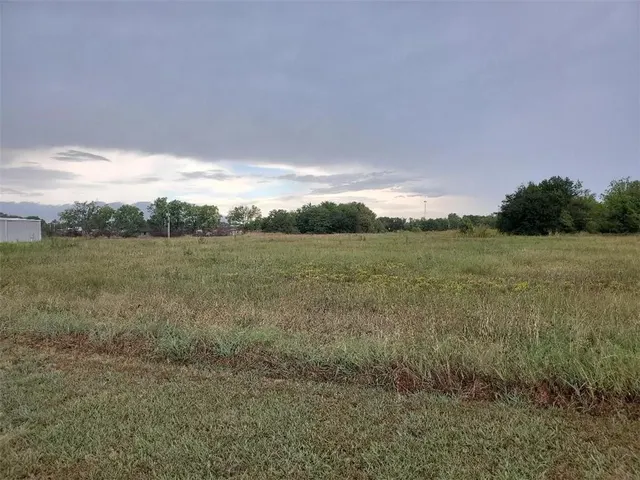 Photo 7 — 210 E Date Street, Okemah, OK 74859