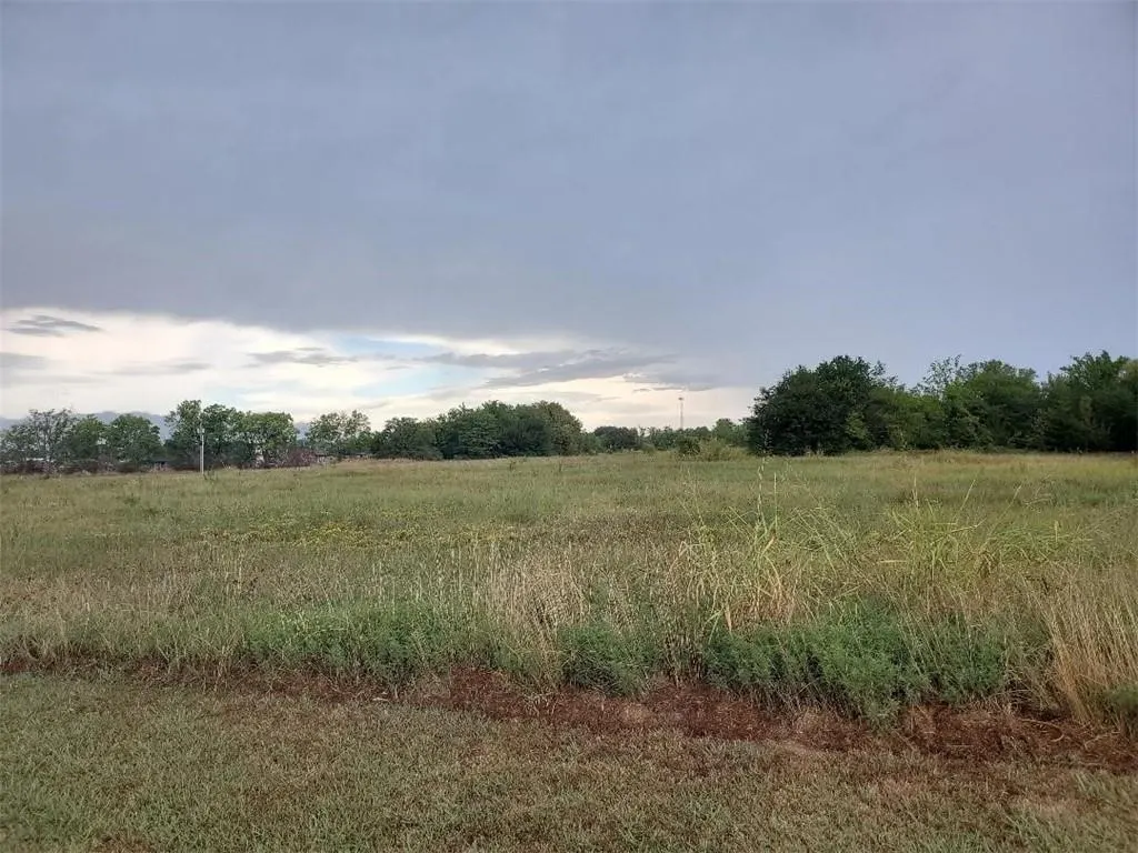 Photo 9 — 210 E Date Street, Okemah, OK 74859