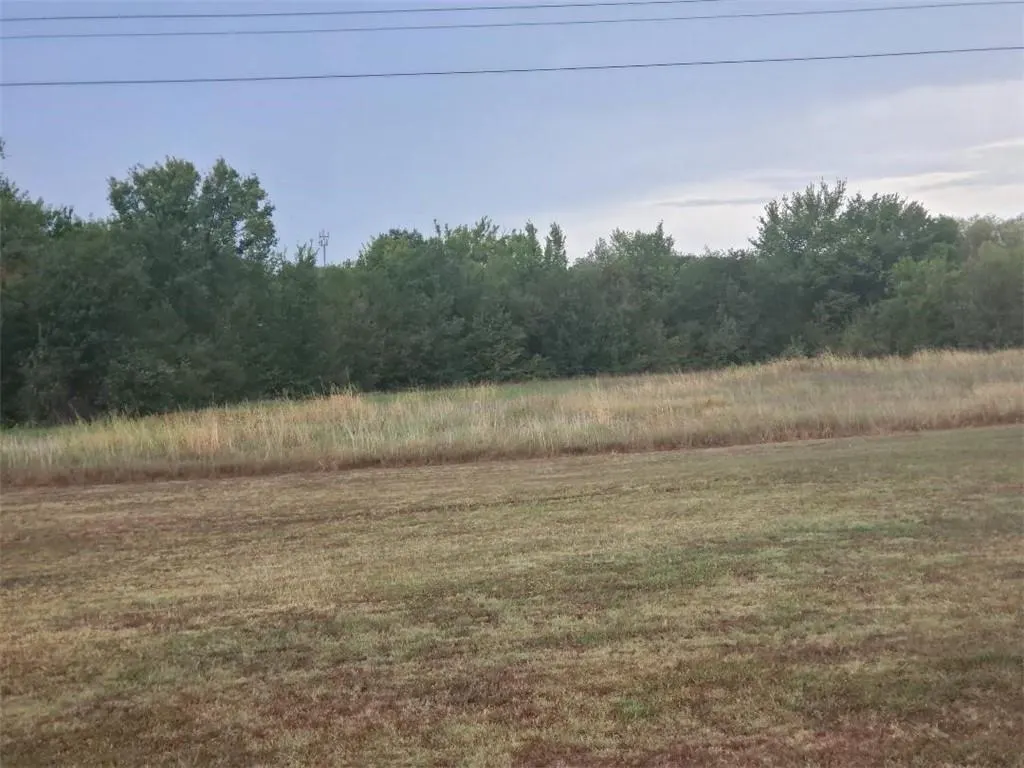 Photo 11 — 210 E Date Street, Okemah, OK 74859